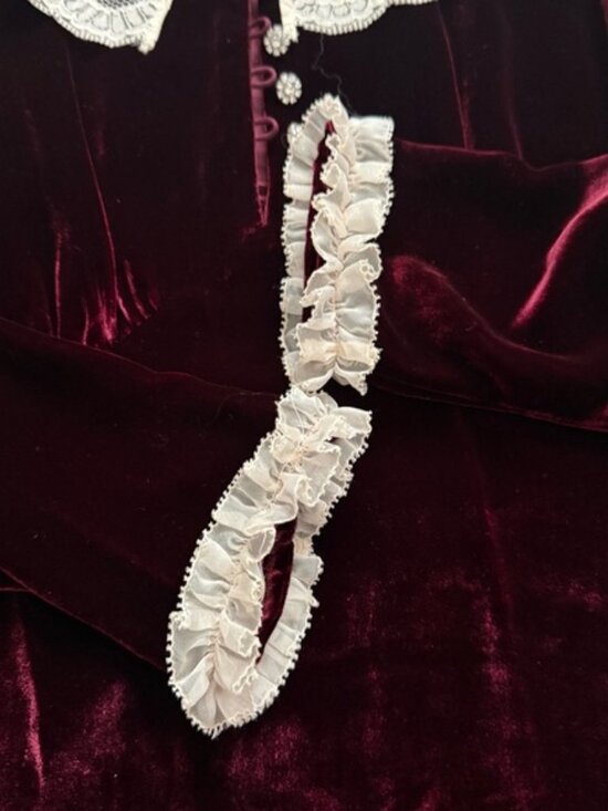 Doen Burgundy Velvet Mini Dress with Lace Collar - Picture 5 of 7